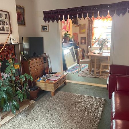 Homestay In The Heart Of Avalon Glastonbury Exterior foto