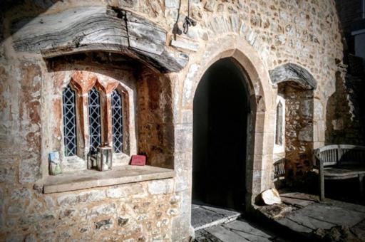 Homestay In The Heart Of Avalon Glastonbury Exterior foto